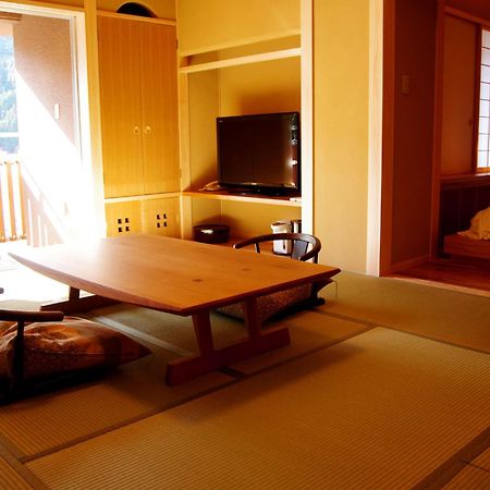 Gero Onsen Yukyunohana Chambre photo