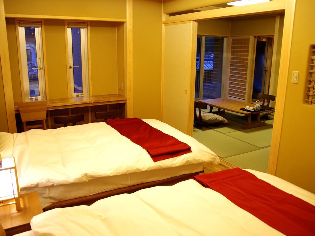 Gero Onsen Yukyunohana Chambre photo